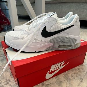 Mens Nike Air Max - size 10.5